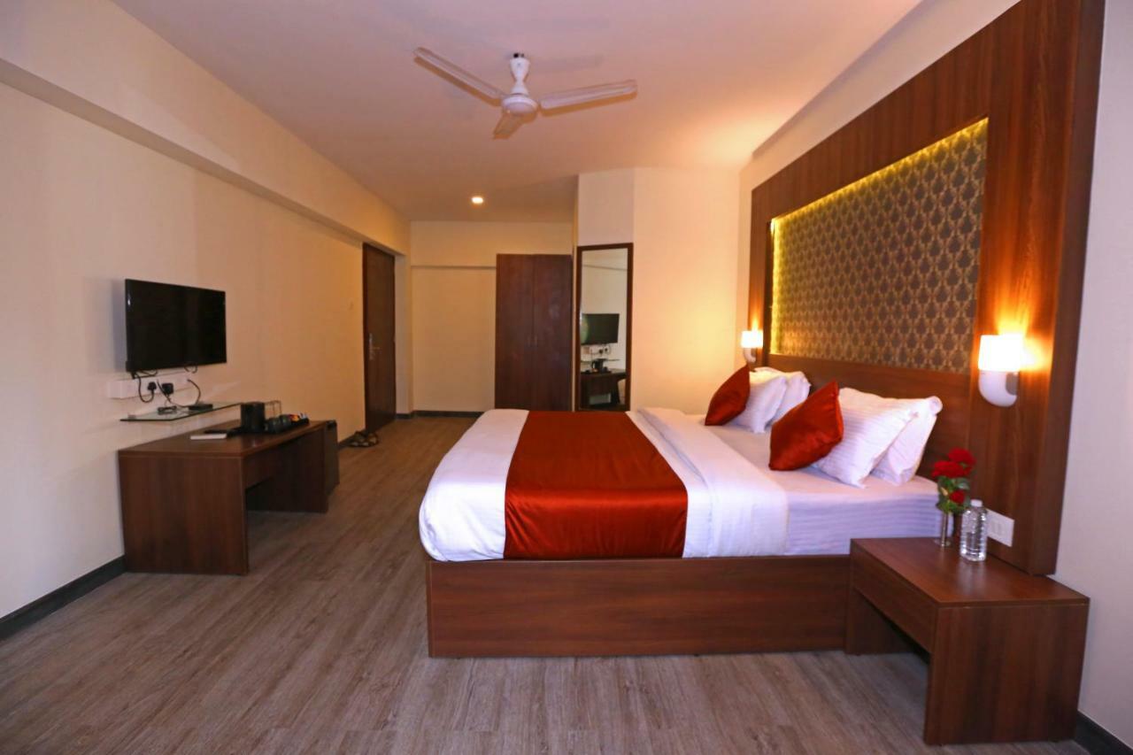 Hotel Shantidoot, Dadar Mālād Εξωτερικό φωτογραφία